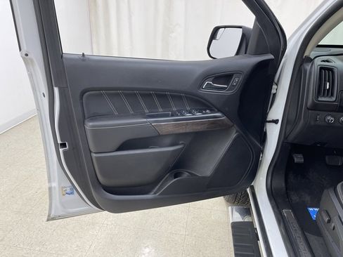 Used 2021 GMC Canyon Denali image 16