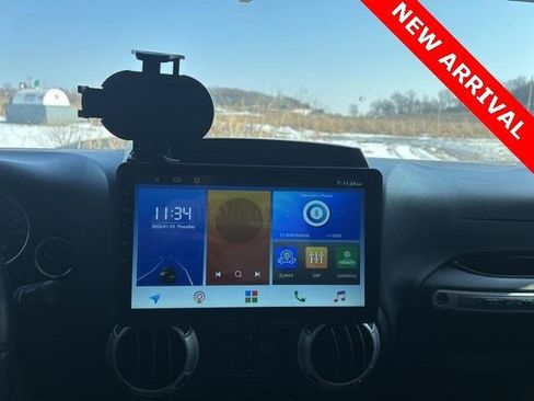 Used 2013 Jeep Wrangler Unlimited Rubicon image 15