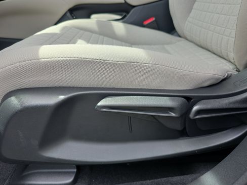 New 2026 Honda HR-V LX image 27