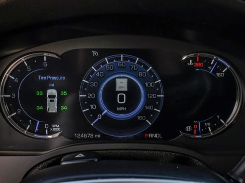 Used 2017 Cadillac Escalade Luxury image 22