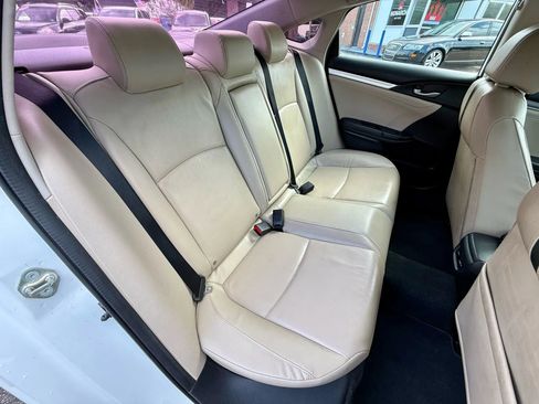Used 2016 Honda Civic Touring image 10