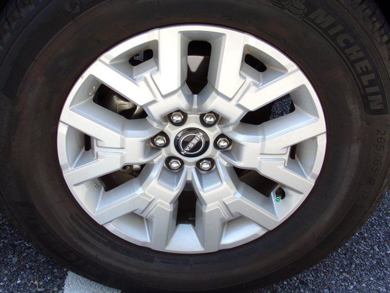 Used 2022 Nissan Frontier SV AWD/4WD image 15