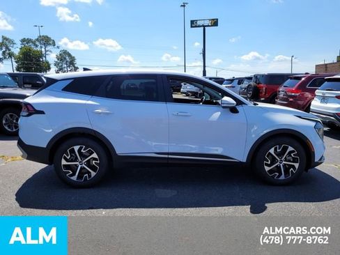 Used 2024 Kia Sportage EX image 10