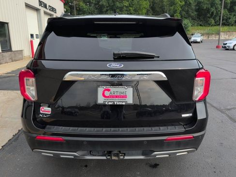 Used 2020 Ford Explorer XLT w/ Equipment Group 202A AWD/4WD image 7