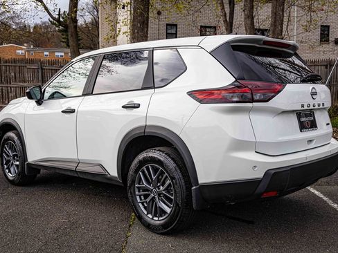 Certified 2024 Nissan Rogue S image 4