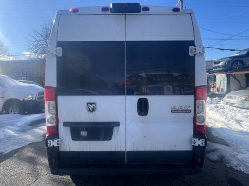 Used 2019 RAM ProMaster 2500 w/ Interior Convenience Group image 9