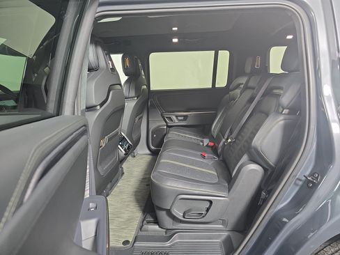 Used 2024 Rivian R1S Adventure AWD/4WD image 21