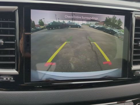 Used 2023 Chrysler Pacifica Touring-L FWD image 24