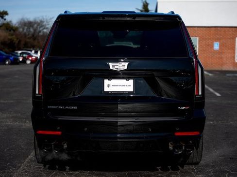 Used 2025 Cadillac Escalade V image 4