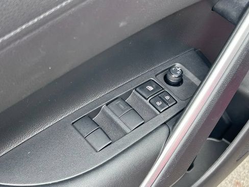 Used 2023 Toyota Corolla Cross AWD Hybrid w/ Moonroof Package image 24