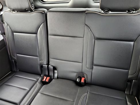 Used 2021 GMC Yukon SLT w/ SLT Premium Package image 15