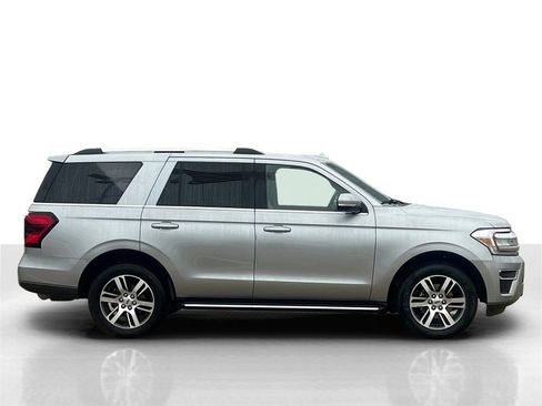 Used 2023 Ford Expedition Limited image 4