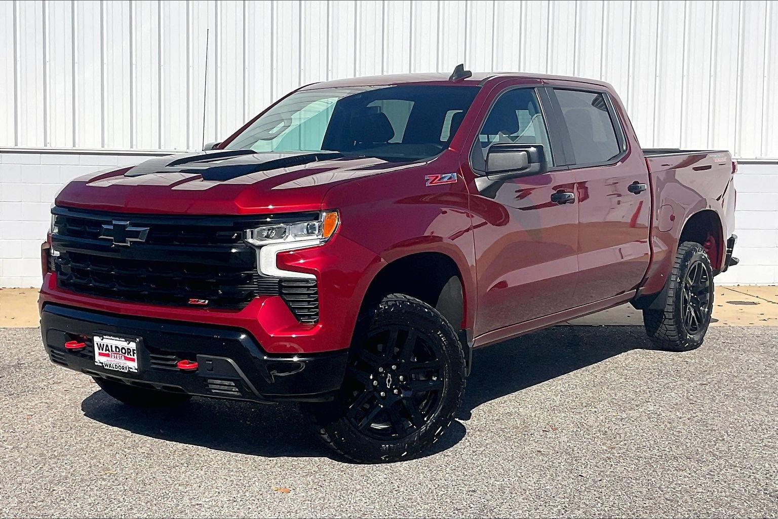 Used 2022 Chevrolet Silverado 1500 LT Trail Boss w/ Convenience Package II AWD/4WD image 2