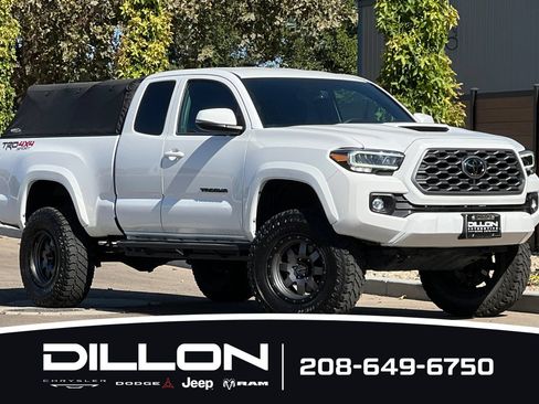 Used 2023 Toyota Tacoma TRD Sport AWD/4WD image 2