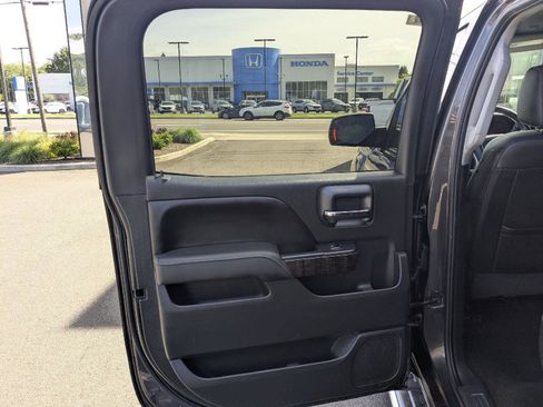 Used 2016 GMC Sierra 1500 Denali w/ Enhanced Driver Alert Package AWD/4WD image 10