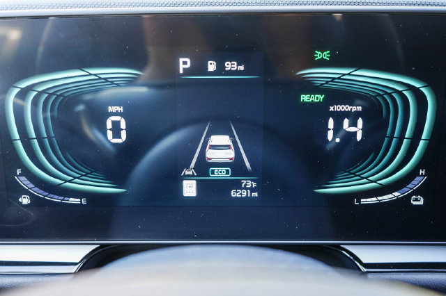 Certified 2025 Kia Niro EX FWD image 23
