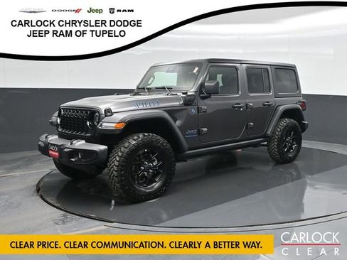 Used 2025 Jeep Wrangler Sport image 7