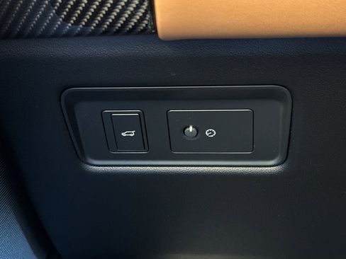 Used 2022 Land Rover Range Rover Sport SVR image 34