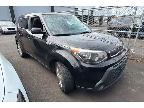 Used 2015 Kia Soul FWD image 2