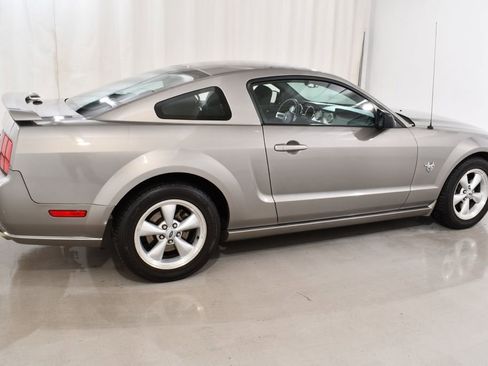 Used 2009 Ford Mustang GT Premium RWD image 11