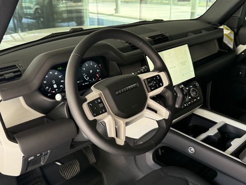 New 2026 Land Rover Defender 110 S AWD/4WD image 4