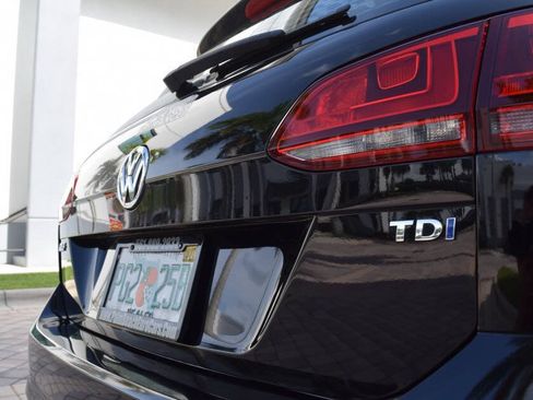 Used 2015 Volkswagen Golf TDI S FWD image 21
