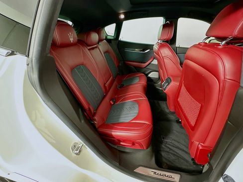 Used 2019 Maserati Levante S GranLusso AWD/4WD image 28