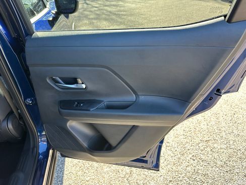 Used 2026 Nissan Kicks SV image 16