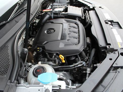 Used 2020 Volkswagen Tiguan SE w/ 3rd Row Seat Package image 37