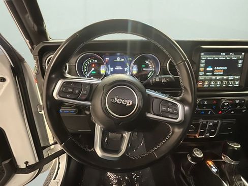 Used 2022 Jeep Wrangler Unlimited Sahara image 12
