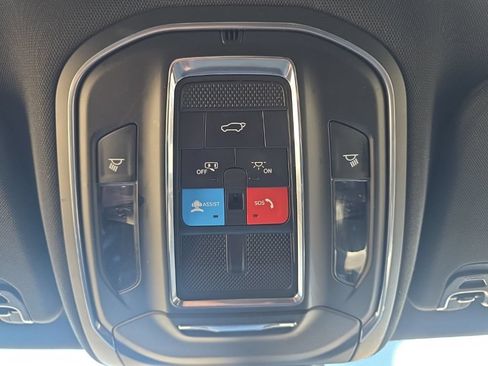 Used 2024 Jeep Wagoneer Series II w/ Flexible Seating Group AWD/4WD image 34