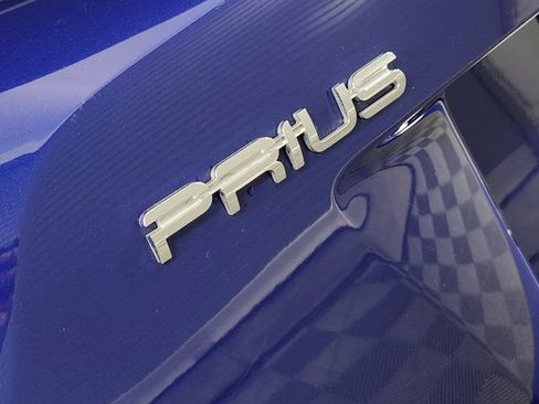 Used 2016 Toyota Prius Three Touring w/ Preferred Accessory Package FWD image 10