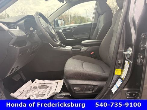 Used 2021 Toyota RAV4 XLE image 16