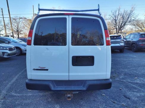 Used 2019 Chevrolet Express 2500 w/ Driver Convenience Package RWD image 4