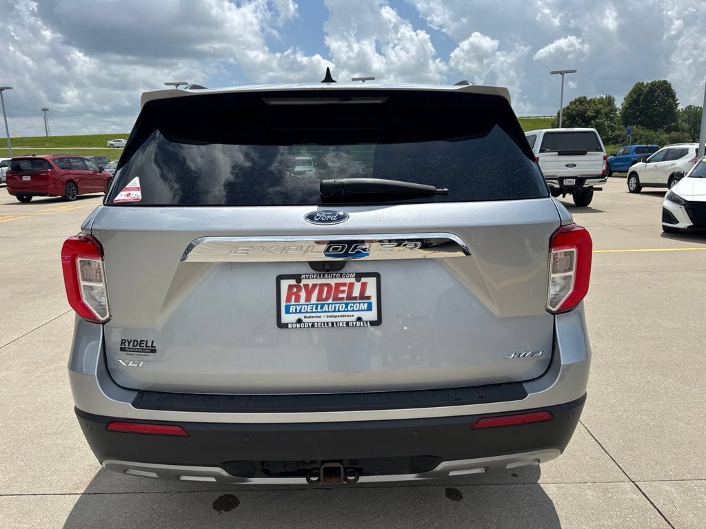 Used 2022 Ford Explorer XLT w/ Equipment Group 202A AWD/4WD image 30