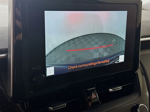 Used 2024 Toyota Corolla Cross XLE image 22