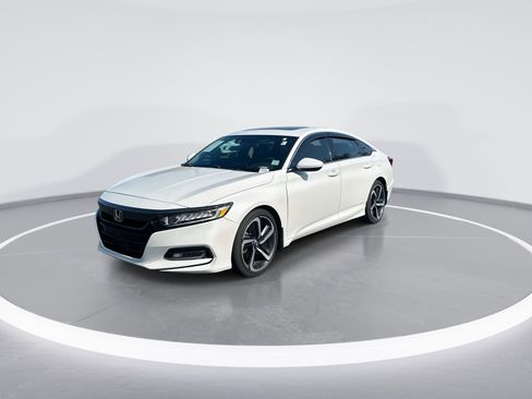 Used 2018 Honda Accord Sport image 5