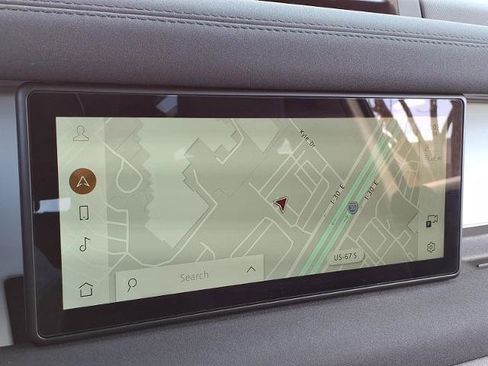 Used 2023 Land Rover Defender 90 SE image 7