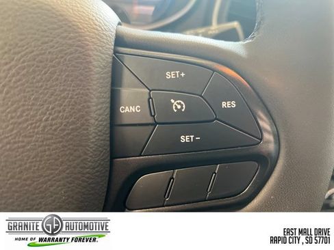 Used 2022 Jeep Cherokee Trailhawk w/ Trailer Tow Group AWD/4WD image 33