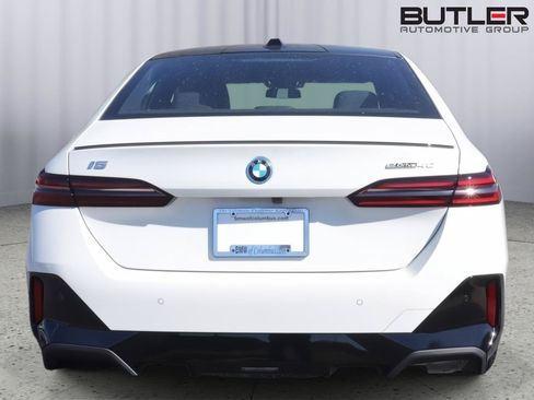 New 2026 BMW i5 eDrive40 w/ M Sport Package RWD image 6