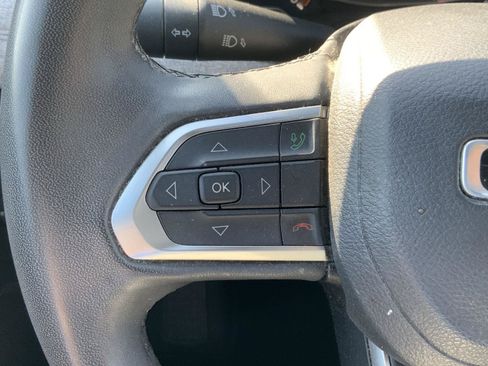 Used 2023 Jeep Compass Latitude AWD/4WD image 23