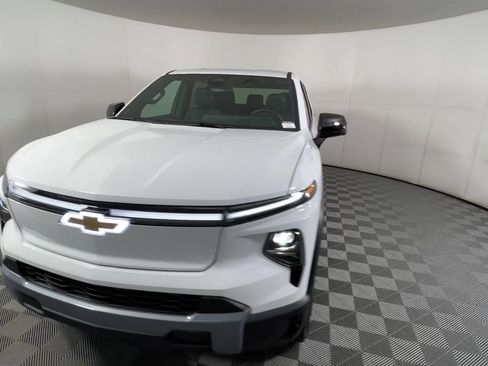 New 2025 Chevrolet Silverado EV LT image 64