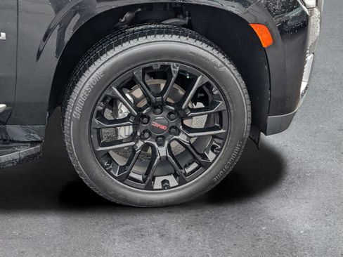 Certified 2023 GMC Yukon SLT w/ SLT Luxury Package image 6