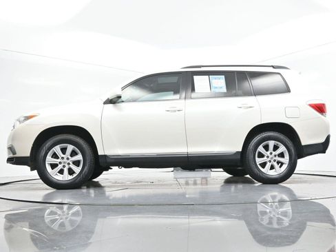 Used 2012 Toyota Highlander SE w/ Tow Pkg FWD image 46