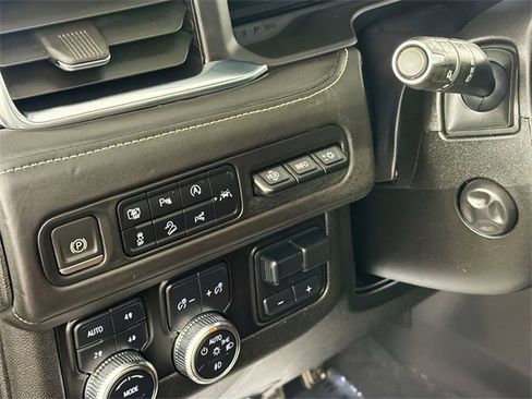 Used 2024 GMC Yukon Denali Ultimate image 10