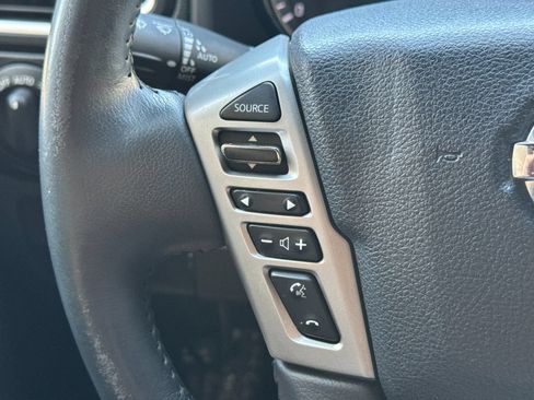 Used 2018 Nissan Titan SV w/ SV Convenience Package AWD/4WD image 27