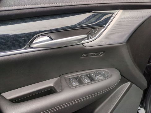 Certified 2025 Cadillac XT5 Premium Luxury image 24