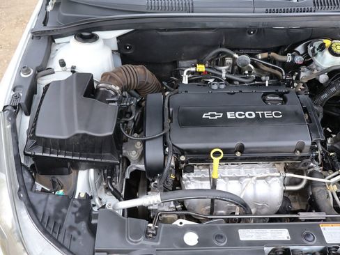 Used 2014 Chevrolet Cruze LS image 37