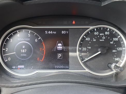 Used 2024 Nissan Versa SV FWD image 8