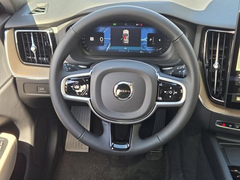 Used 2026 Volvo XC60 B5 Plus w/ Protection Package Premier AWD/4WD image 20